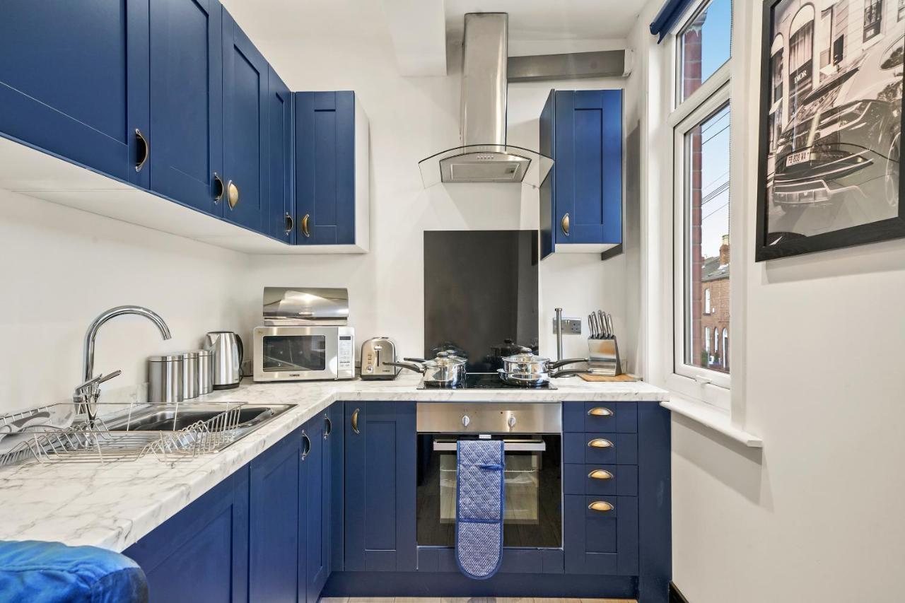 Stylish Yorkshire Gem - Sleeps 4 - Great Location Lägenhet Castleford Exteriör bild