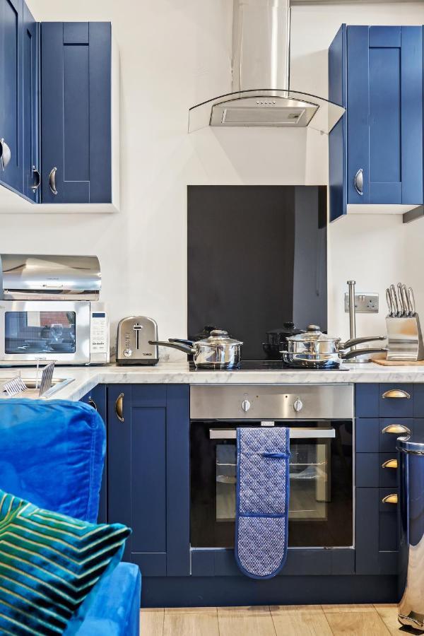 Stylish Yorkshire Gem - Sleeps 4 - Great Location Lägenhet Castleford Exteriör bild