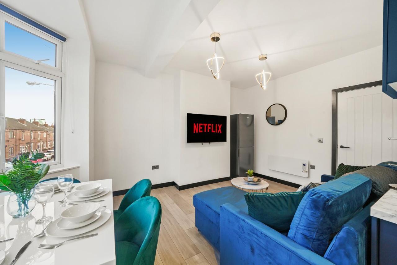 Stylish Yorkshire Gem - Sleeps 4 - Great Location Lägenhet Castleford Exteriör bild