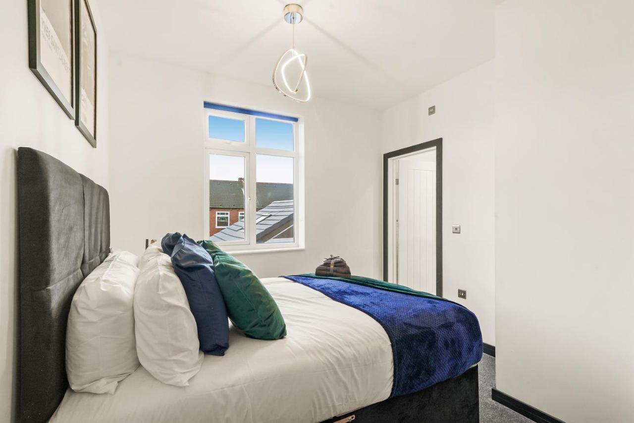 Stylish Yorkshire Gem - Sleeps 4 - Great Location Lägenhet Castleford Exteriör bild