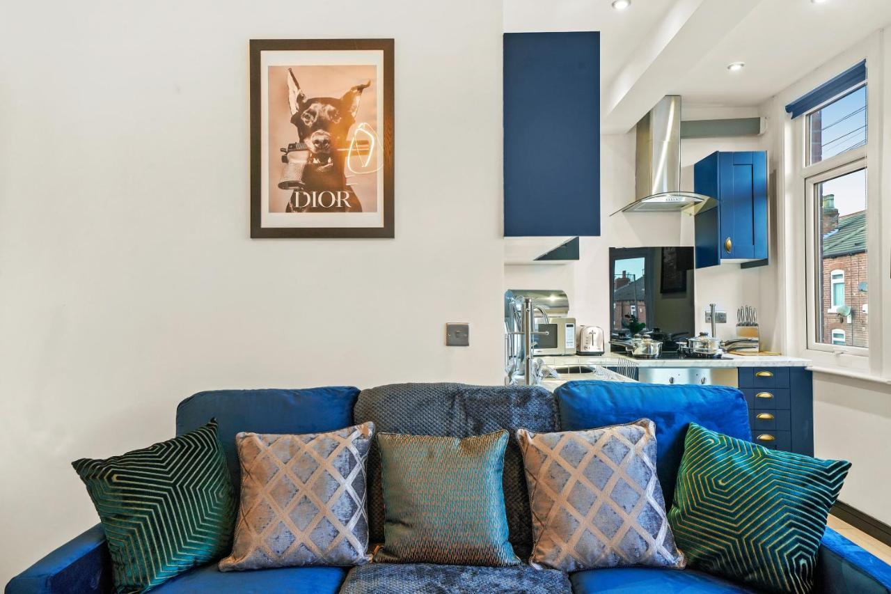 Stylish Yorkshire Gem - Sleeps 4 - Great Location Lägenhet Castleford Exteriör bild